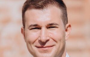 Ідеться не про політику, ідеться про виживання України як європейської демократичної держави, заявив Ломако