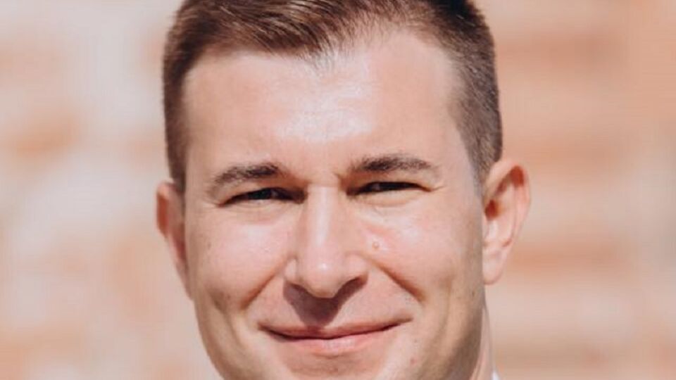 Речь не идет о политике, речь идет о выживании Украины как европейского демократического государства, заявил Ломако
