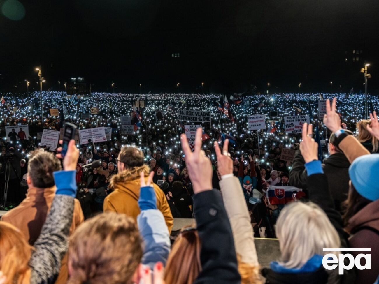 За інформацією ЗМІ, мітингують у Братиславі, Кошице, Банській Бистриці, Нітрі, Трнаві, Жиліні, Попраді, а також за кордоном