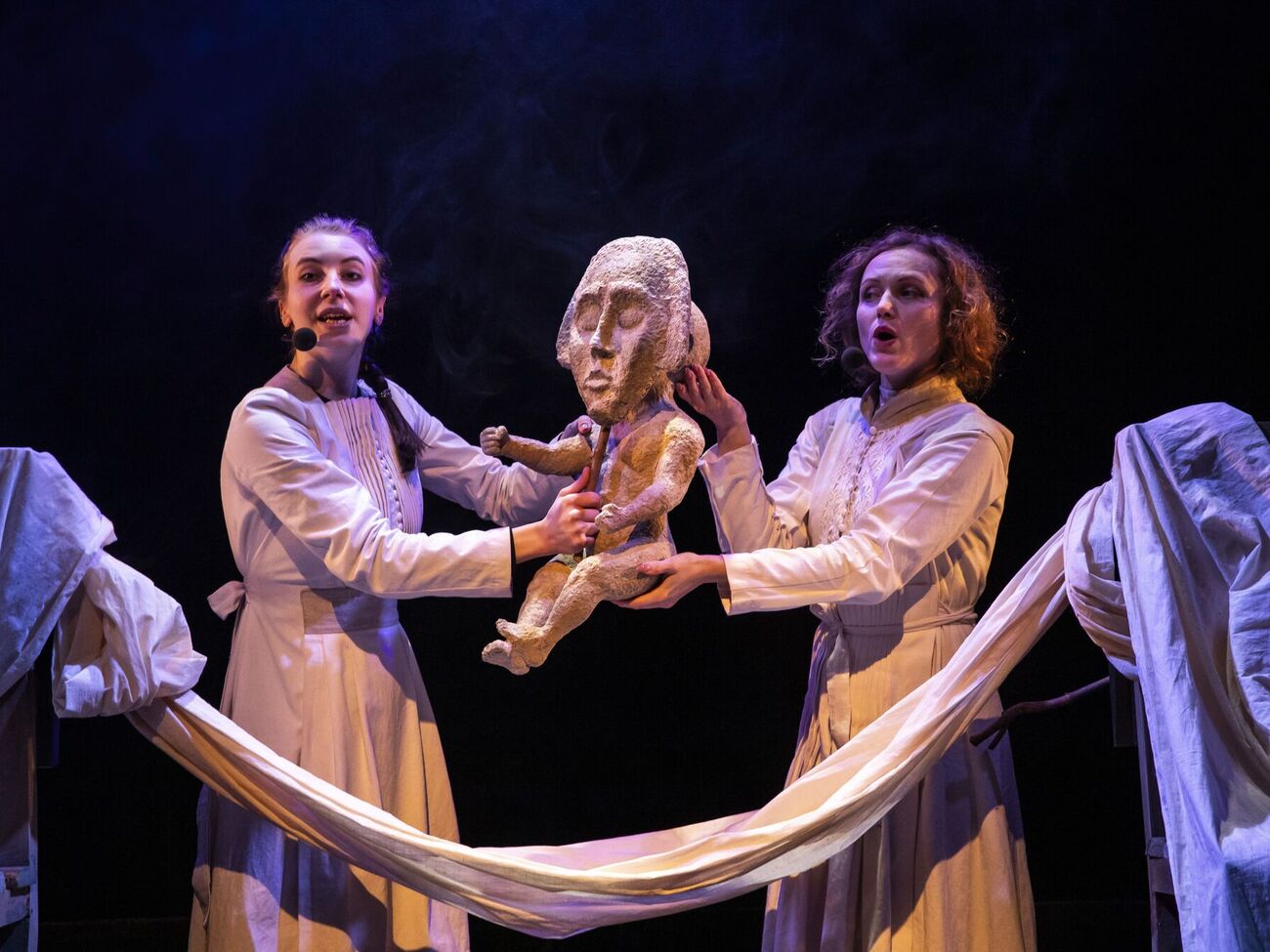 Пьесу "Калинова сопілка" поставила в Харьковском театре кукол режиссер Дмитриева