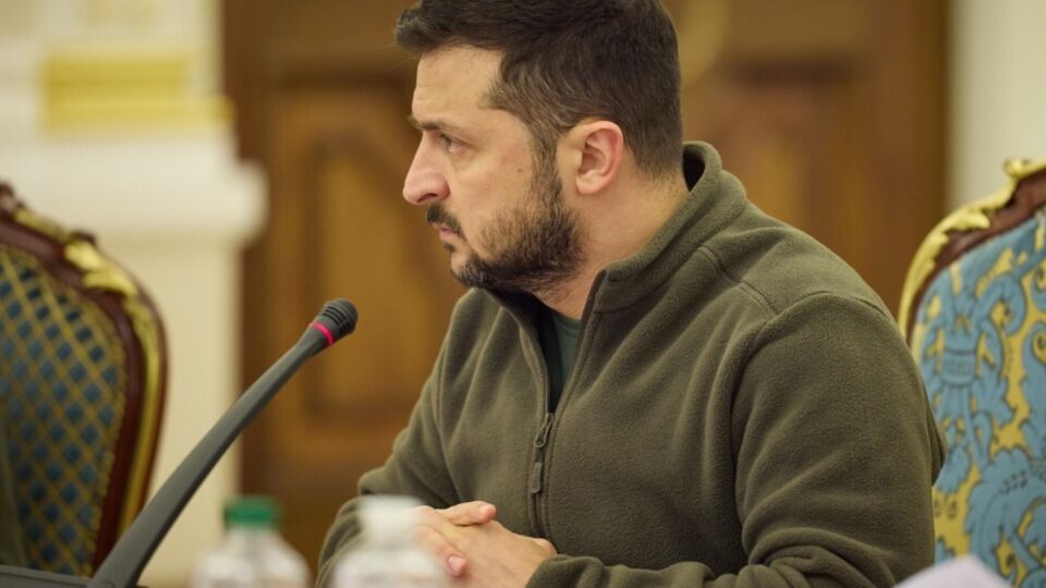 Розробляють спеціальний контракт, у якому буде багато пільг для осіб допризовного віку, повідомив Зеленський