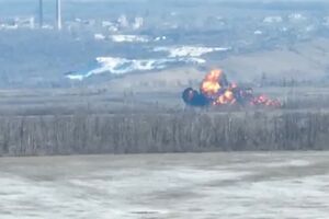 Военные показали видео сбивания самолета