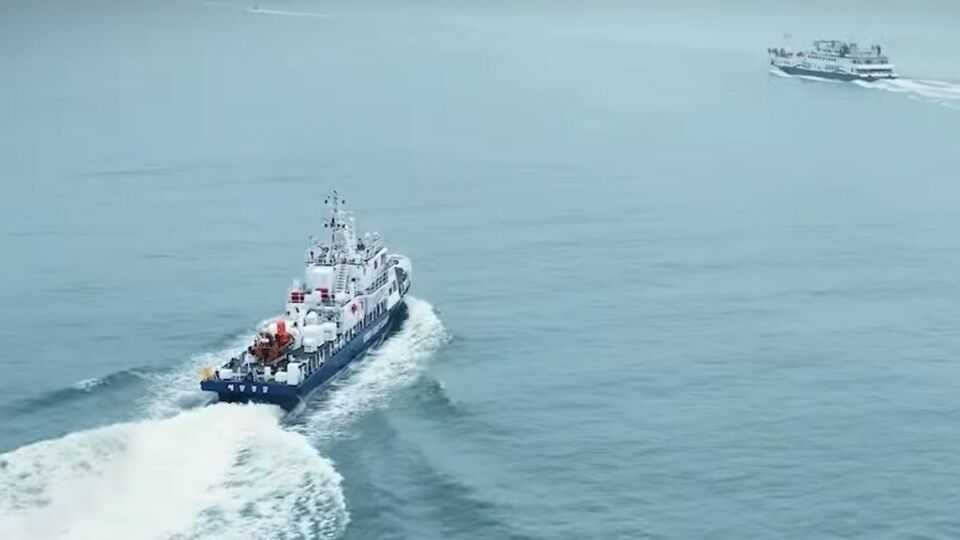 Береговая охрана не нашла еще пятерых членов экипажа