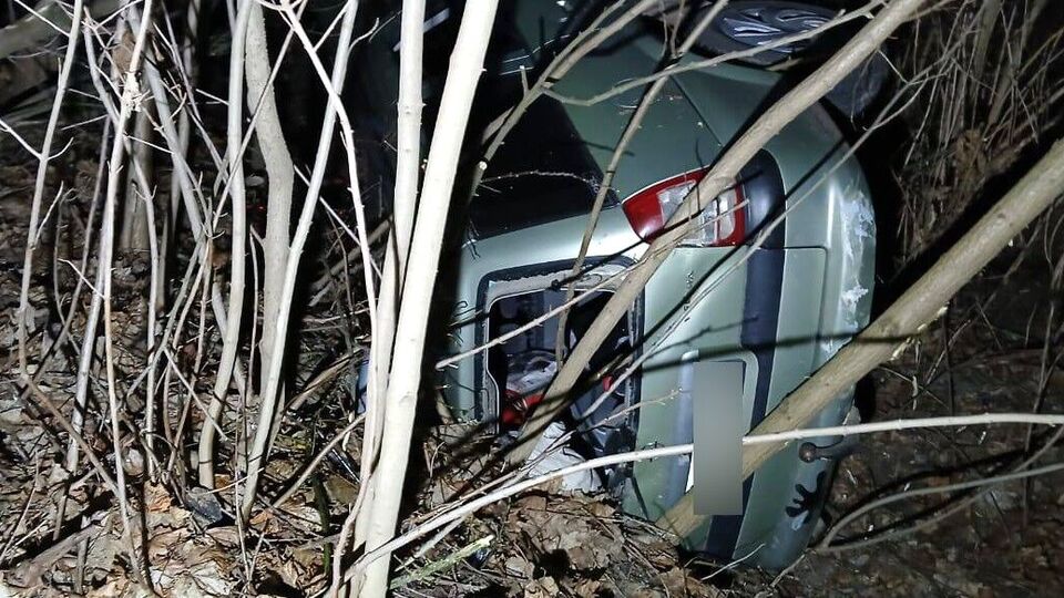 Внаслідок ДТП машина перевернулась