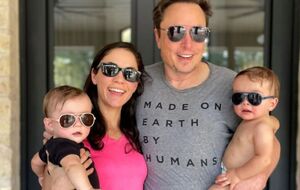 Станом на березень 2025 року Маск офіційно є батьком 14 дітей, матір'ю чотирьох із них є Зіліс