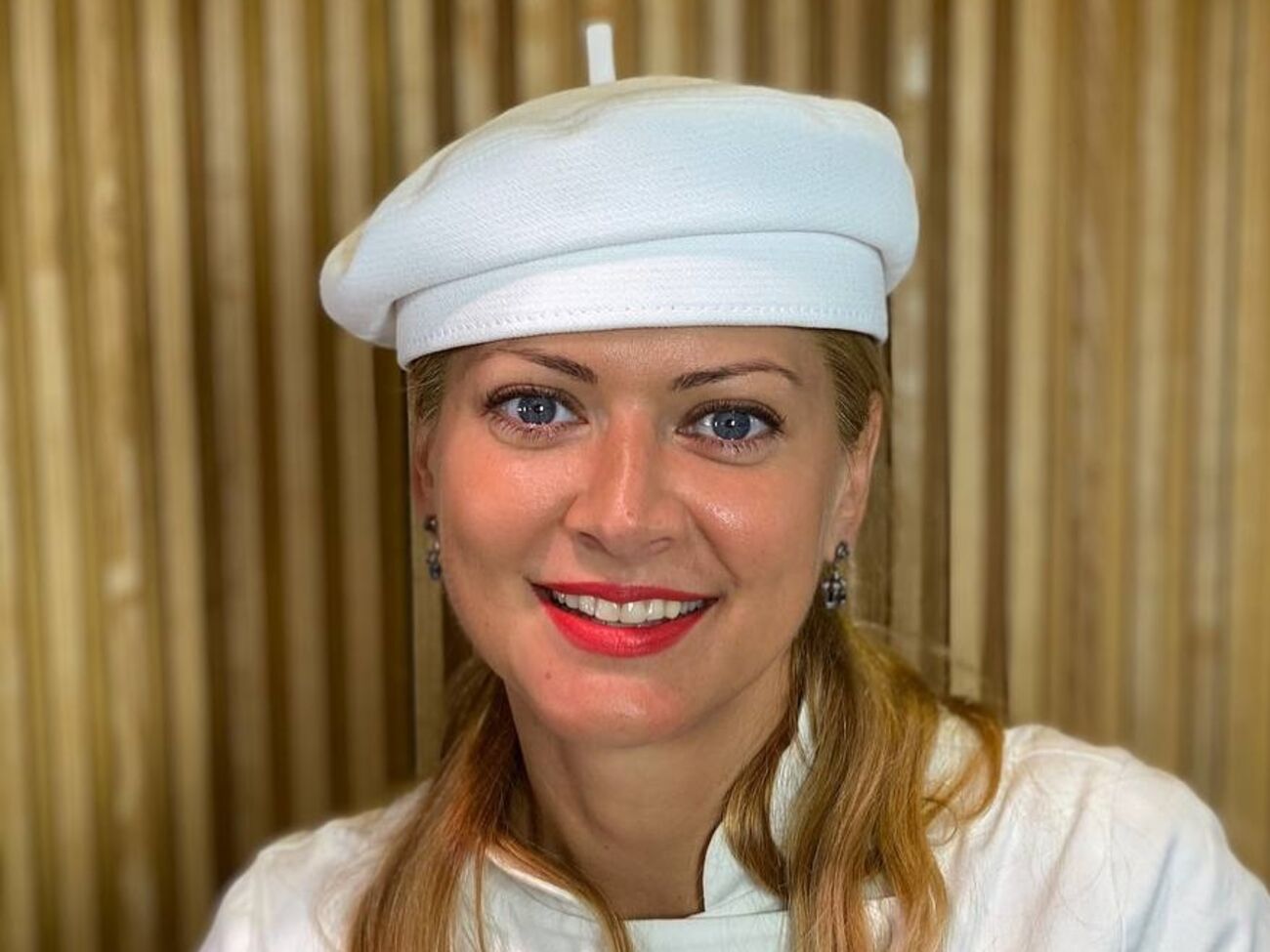 Литвинова: Зарабатываю на гастровыступлениях в отелях, загородных клубах