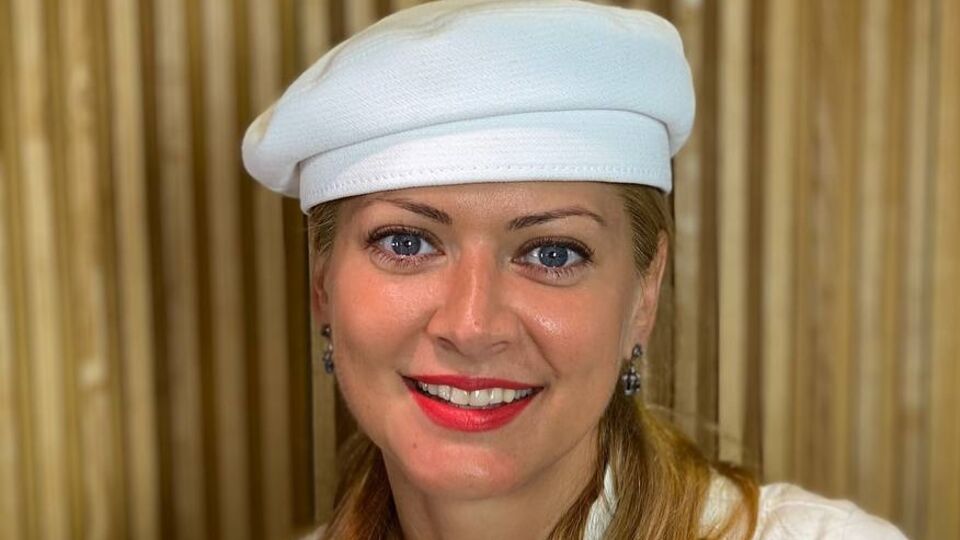 Литвинова: Зарабатываю на гастровыступлениях в отелях, загородных клубах