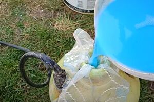 Ніколи не вливайте розчин негашеного вапна в розчин із мідним купоросом, інакше в ньому з'являться грудки