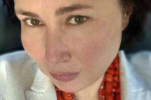 Мозговая: У нас в семье цветы дарят или рисуют когда хотят, могут, без праздников и дат