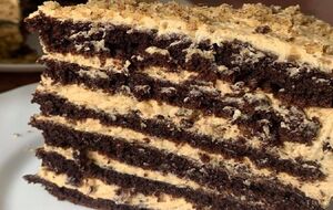 Для приготування цього торта духовка не потрібна