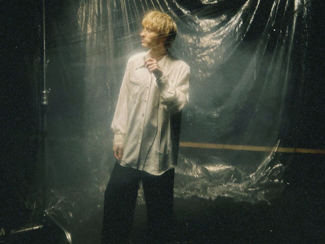 В новой версии песни появились оркестровые партии в припевах и пауза в начале трека