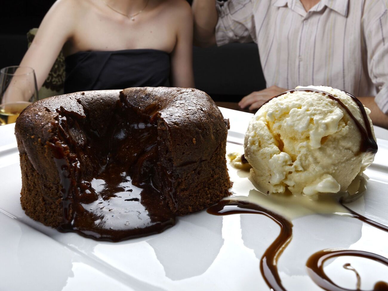 Фондан можна подавати з морозивом