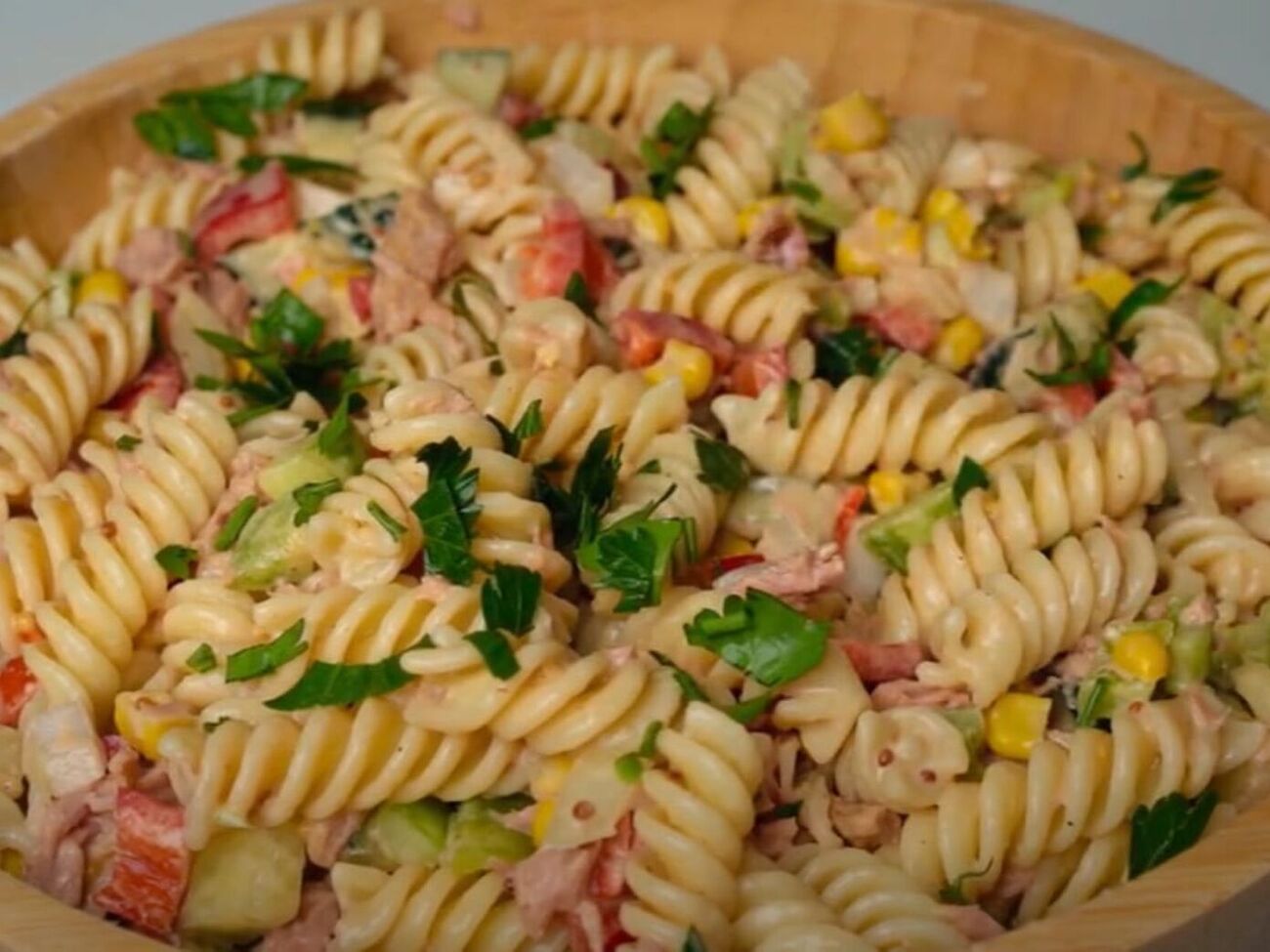 Для салата понадобится соус