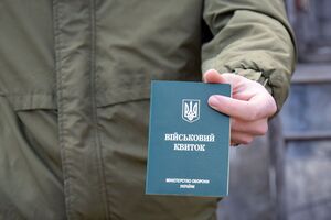 У нападі підозрюють двох чоловіків, які перебували в розшуку