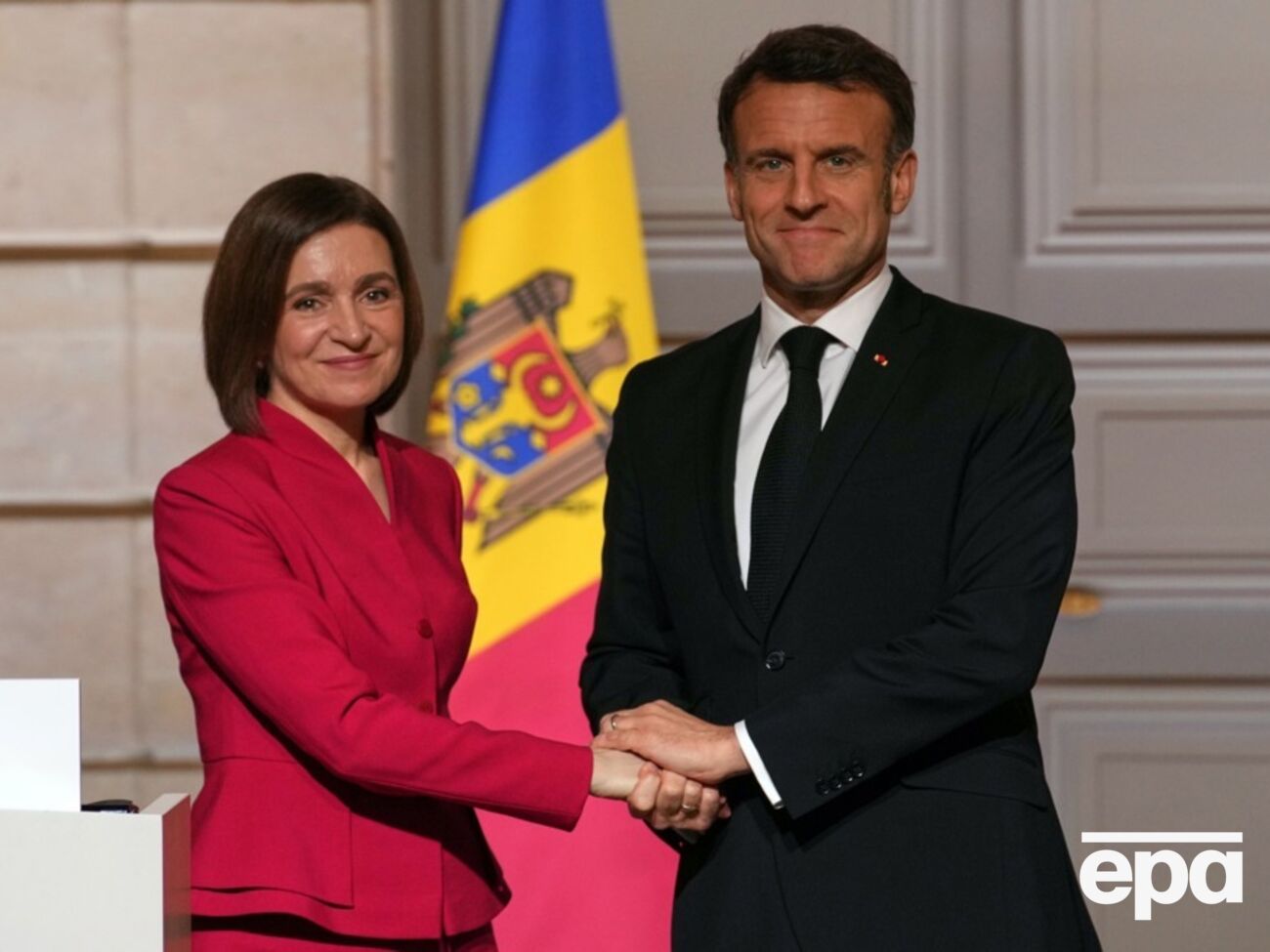 Макрон упомянул постоянное нарушение РФ воздушного пространства Молдовы