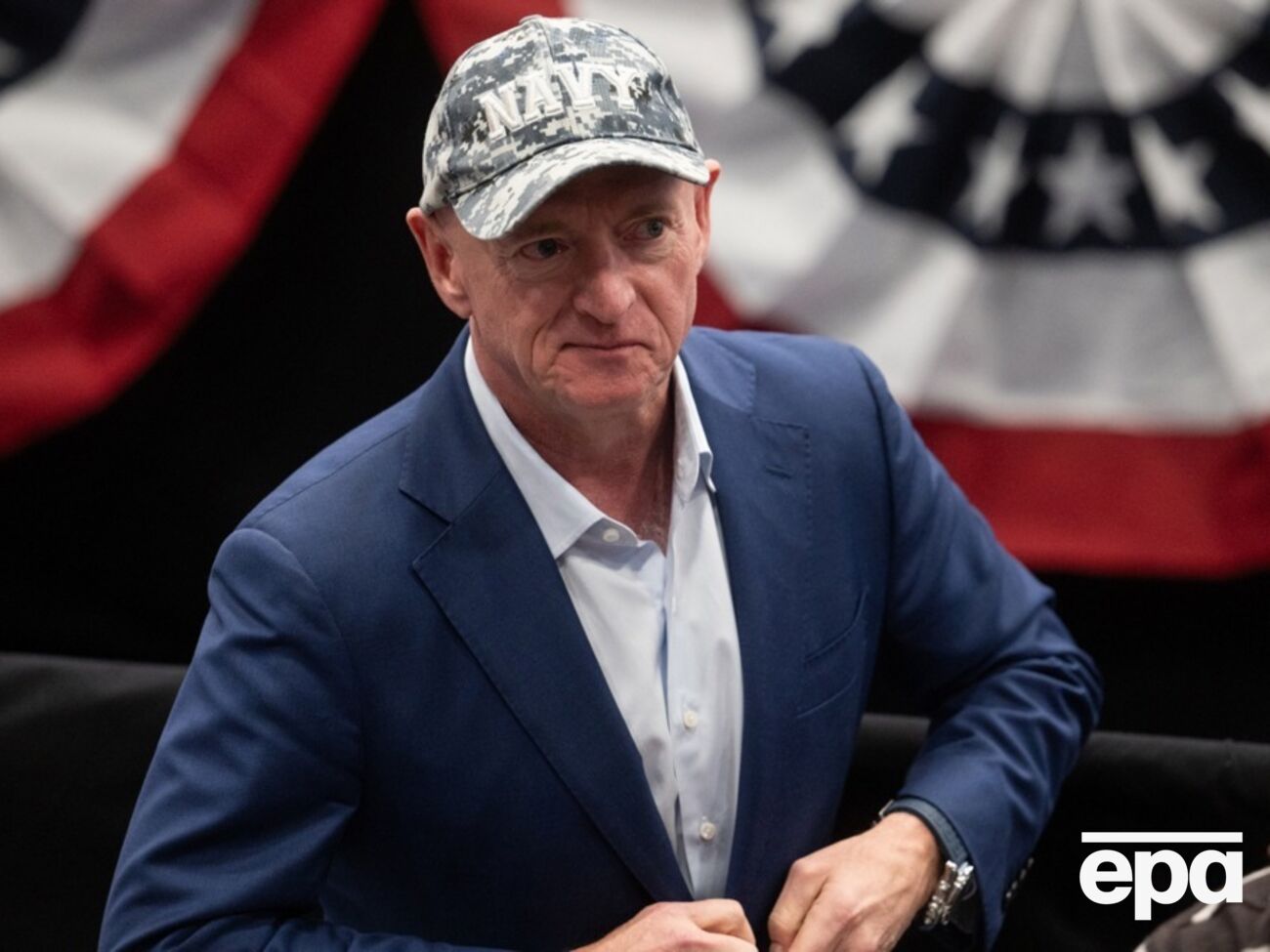 Келли заявил, что прекращение поставок Украине американского оружия сыграло на руку РФ