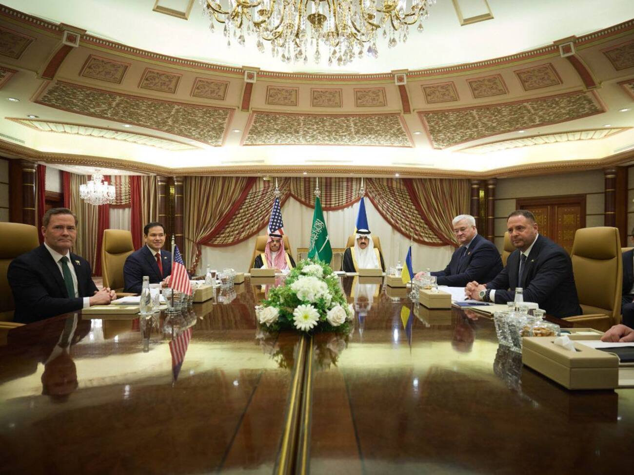 В Саудовской Аравии проходят украино-американские переговоры об установлении мира в Украине