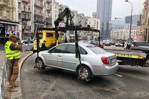 Во время воздушных тревог инспекция по парковке не осуществляет временные задержания транспортных средств, подчеркнул Усов