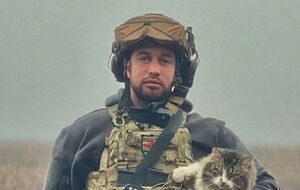 По словам военного, с тех пор как он оставил преподавательскую деятельность и вступил в ряды украинской армии, всегда носит с собой экстренный медицинский набор