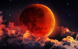 Полное лунное затмение имеет несколько фаз