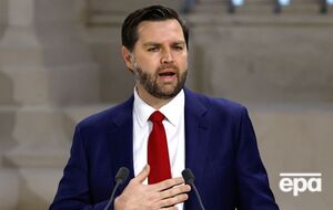 По словам Вэнса, он всегда считал кузена "самым крутым парнем"