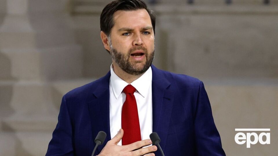 По словам Вэнса, он всегда считал кузена "самым крутым парнем"