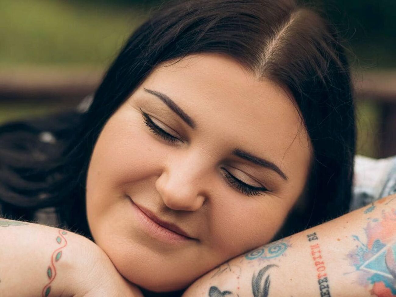 До начала музыкальной карьеры alyona alyona работала воспитательницей в детском саду