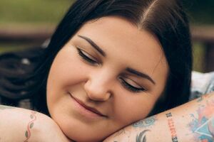 До начала музыкальной карьеры alyona alyona работала воспитательницей в детском саду