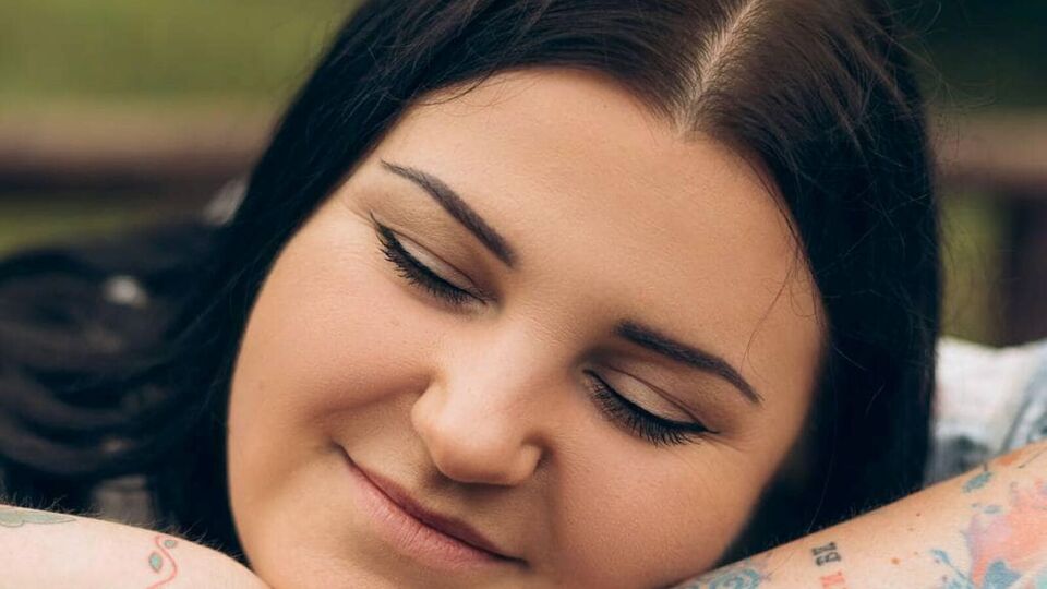 До начала музыкальной карьеры alyona alyona работала воспитательницей в детском саду