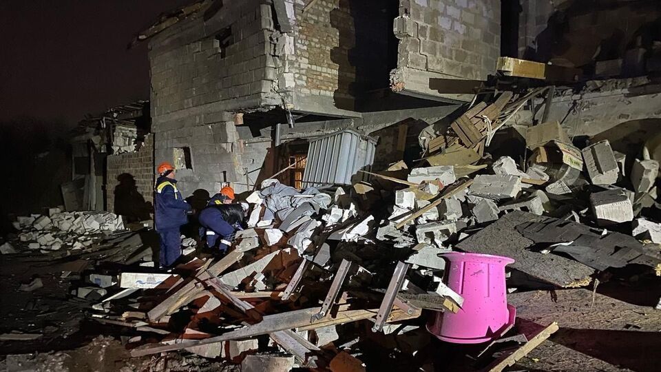 У Дніпрі внаслідок російського обстрілу пошкоджено приблизно 10 приватних будинків