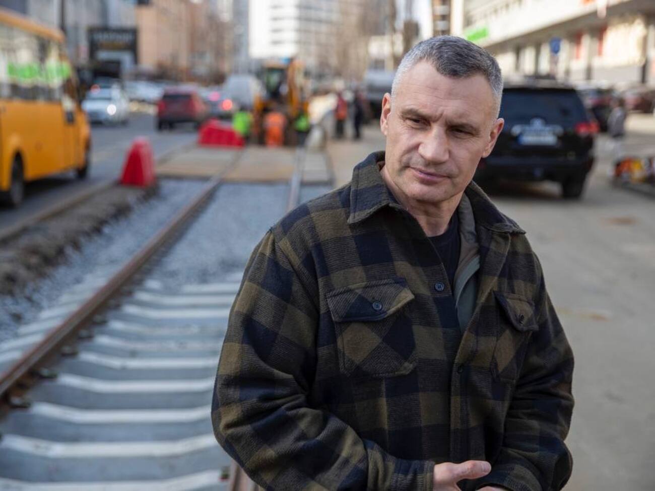 Совет обороны Киева ослабил ограничение движения по мостам во время тревог, сообщил Кличко