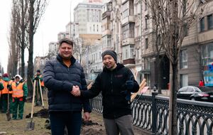 Суд арестовал гендиректора "Киевзеленстроя" Юрия Бахмата (слева)