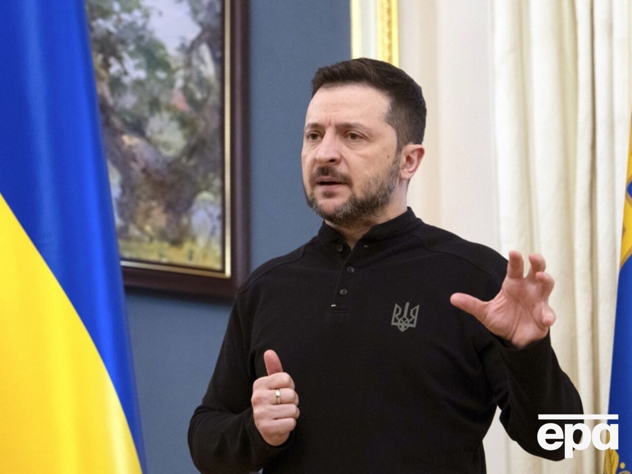 По словам Зеленского, россияне в Курской области пытаются максимально давить на украинские войска