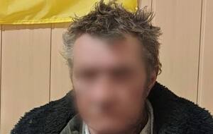 Чоловік схопив пляшку, у якій був бензин, і вилив його на одяг жінки, після чого підпалив, інформує прокуратура