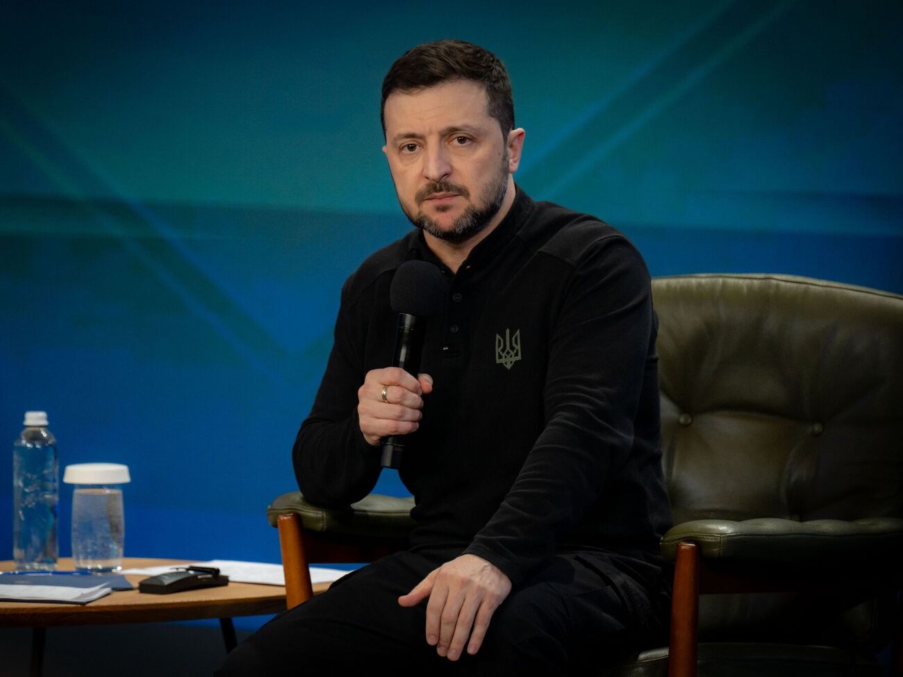 После окончания войны будет снято военное положение, отметил Зеленский