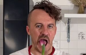 Клопотенко: Тюльпаны имеют очень хороший вкус – они немножко похожи на горох, немножко похожи на спаржу