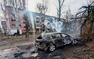 В Кривом Роге из-за ракетных ударов РФ повреждены 33 многоквартирных дома, 12 автомобилей, рассказал Вилкул