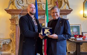 Награду вручили 12 марта