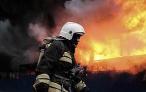 Губернатори областей не повідомили, які саме об'єкти пошкоджено. За даними ЗМІ, ідеться про газову інфраструктуру