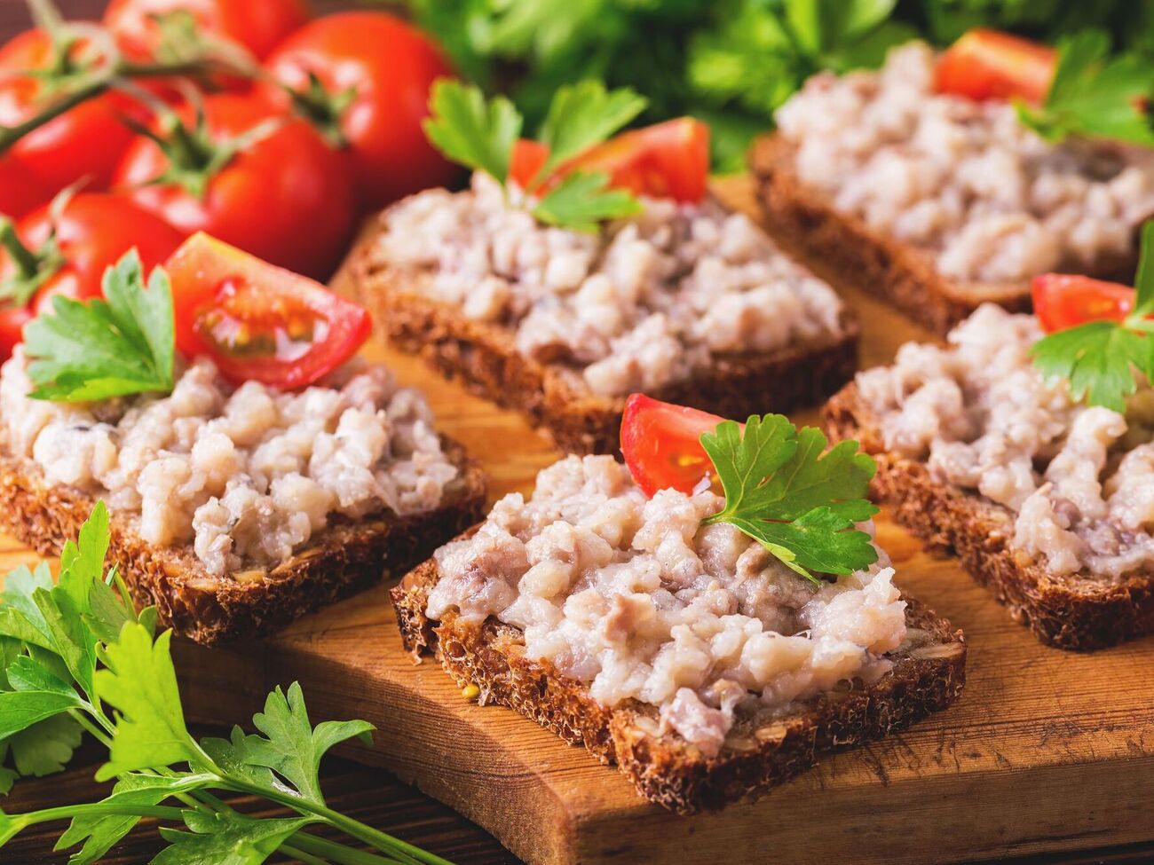 Для намазки вам понадобится одна сельдь или 250–260 г филе