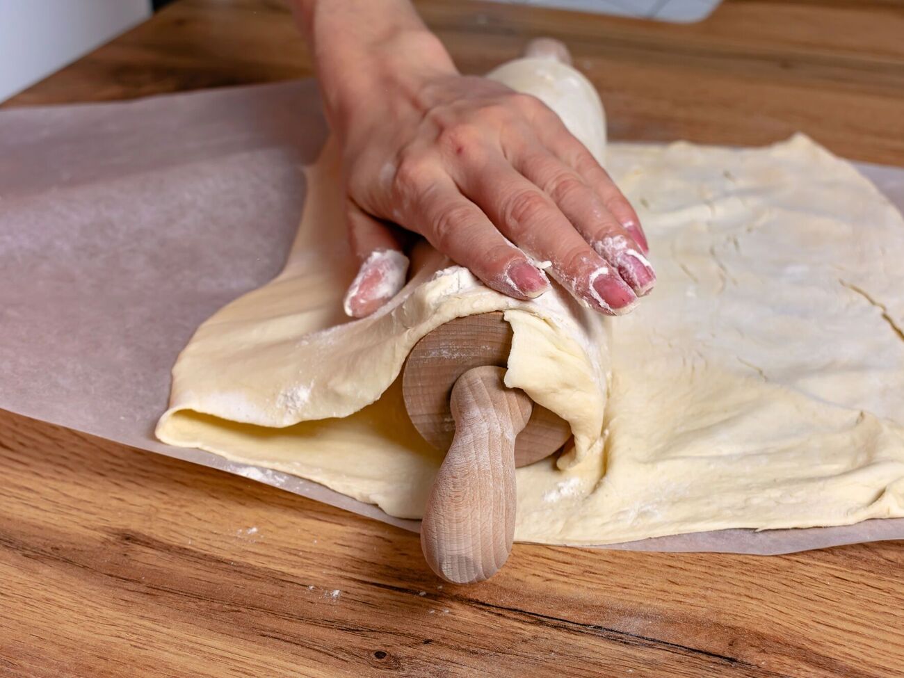 Тесто получается нежное и слоистое