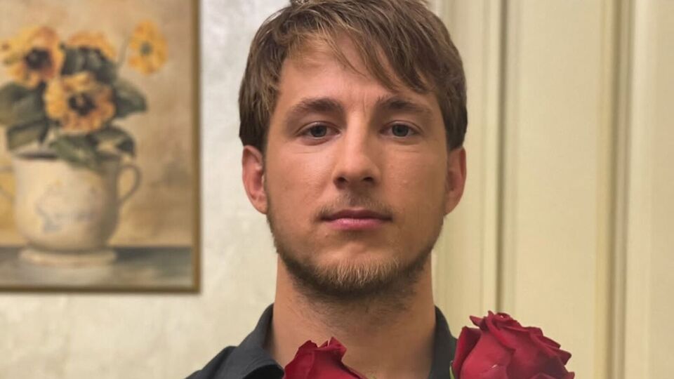 По словам Терена, он старается передвигаться на колесном кресле, а не на протезах