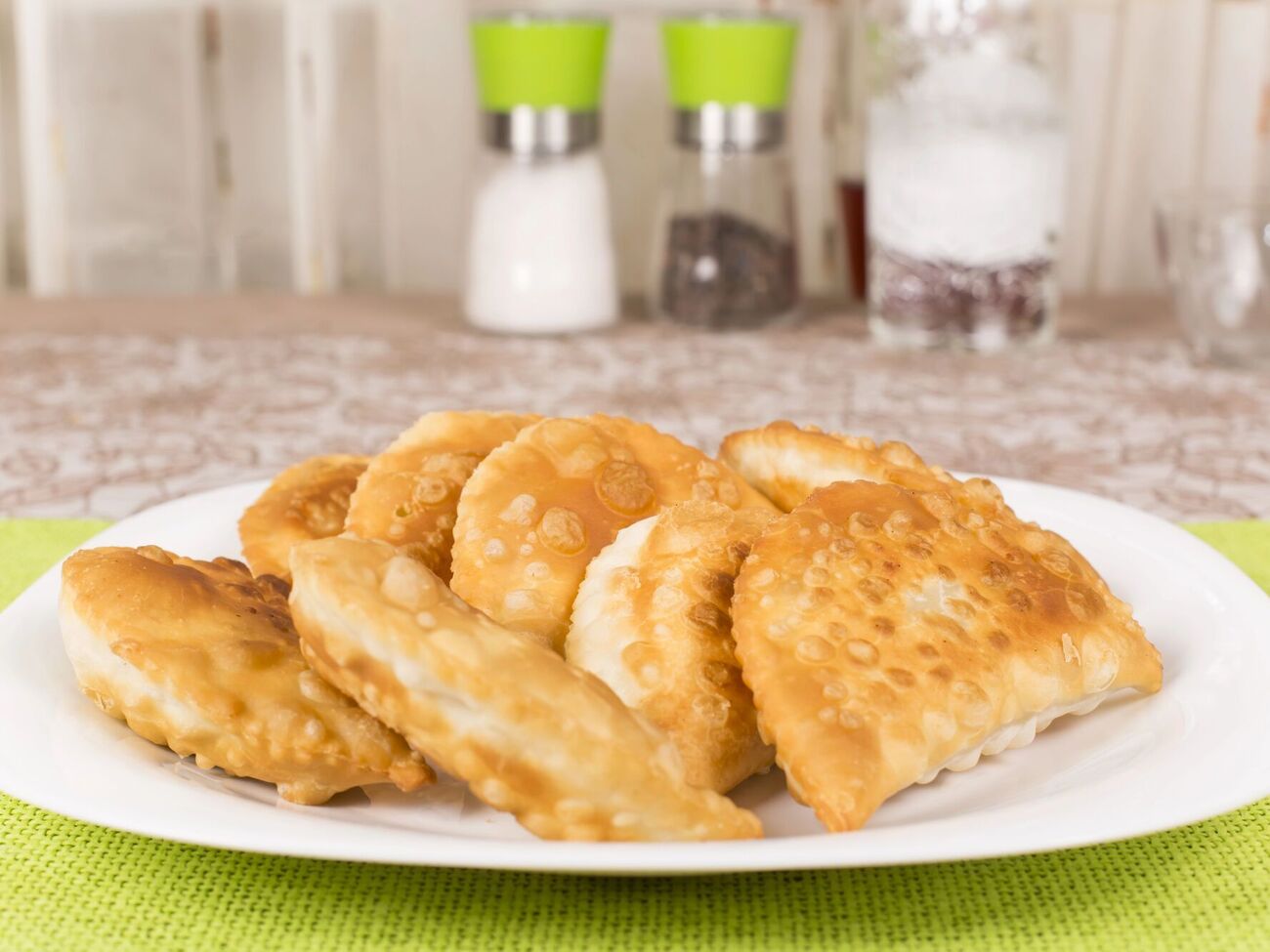 Чебуреки можно приготовить, не используя тесто