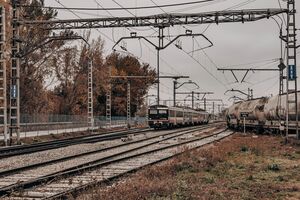 Повышение грузовых тарифов УЗ нанесет ущерб ряду отраслей украинской экономики, написало издание