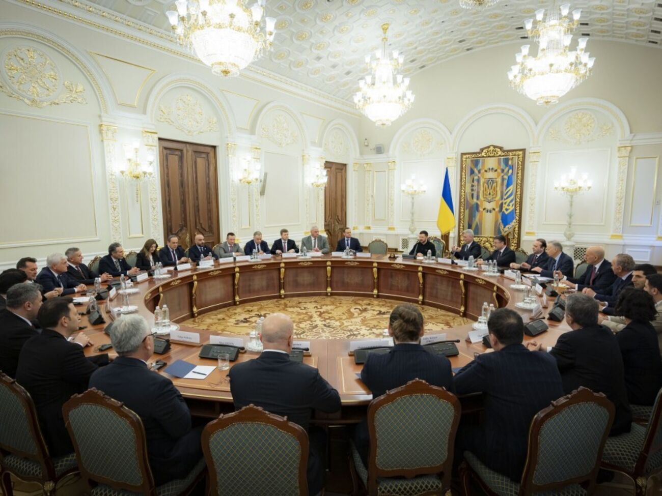 Зеленский 13 марта провел встречу с министрами торговли и сельского и лесного хозяйства Турции, а также представителями турецкого бизнеса