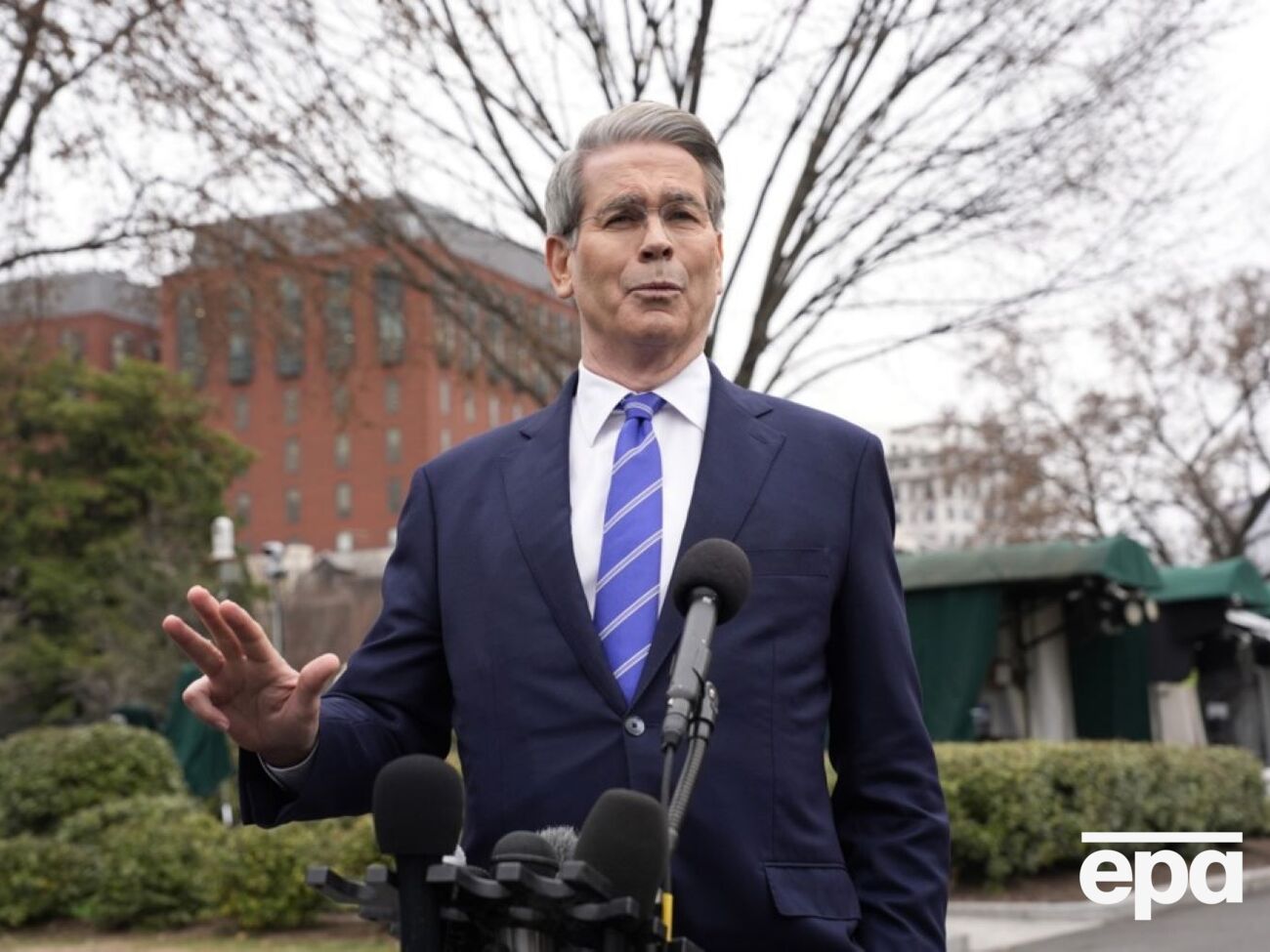 Жорсткі санкції проти РФ є частиною плану Трампа щодо підготовки поля для успішних переговорів, пояснив Бессент