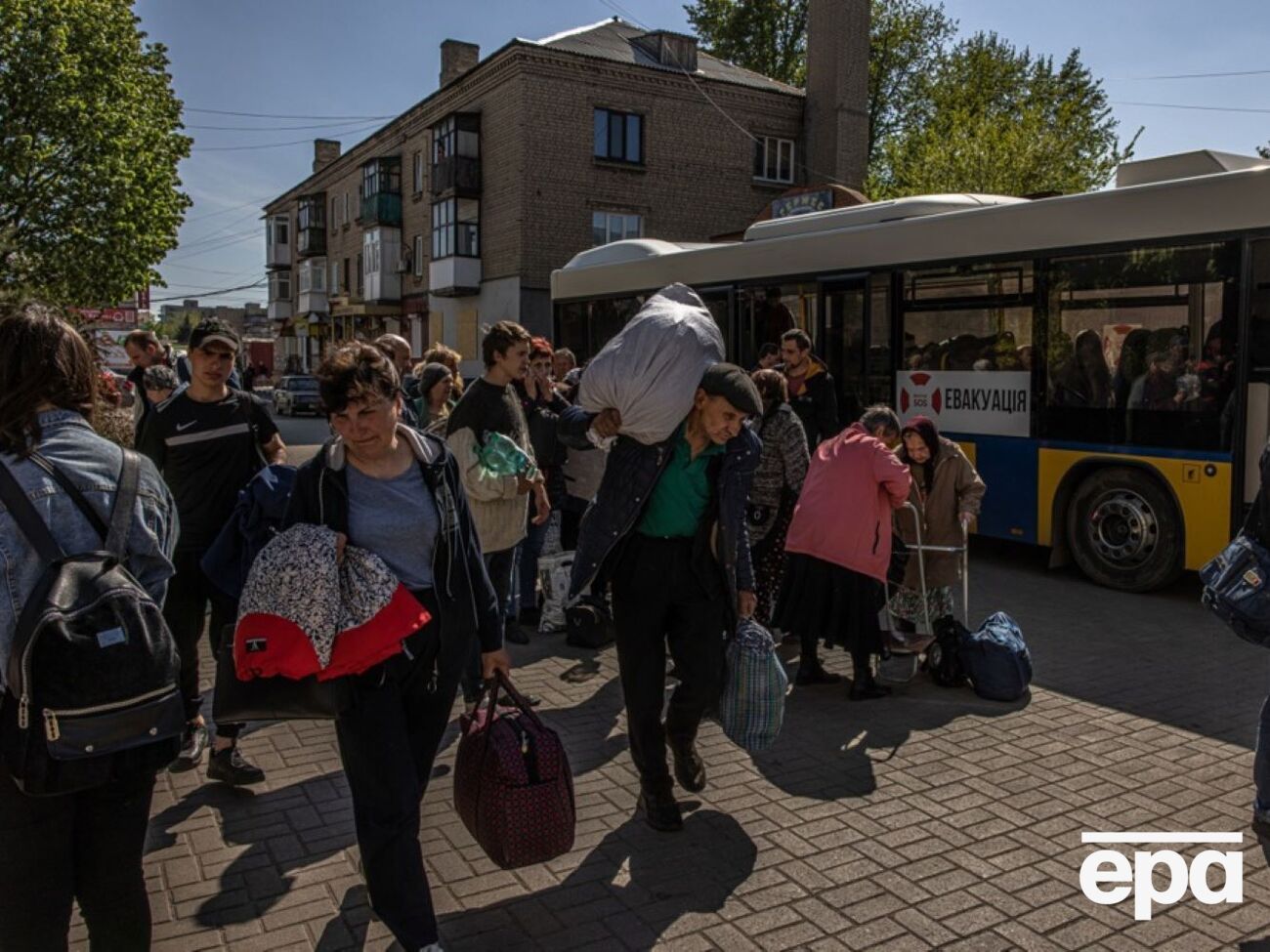 По словам главы ОВА, нужно эвакуировать 543 человека, в том числе детей