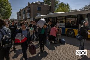 По словам главы ОВА, нужно эвакуировать 543 человека, в том числе детей