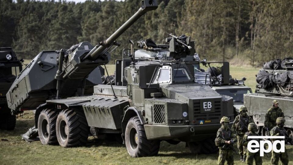 Стоимость техники составляет примерно $300 млн, уточнил Юнсон