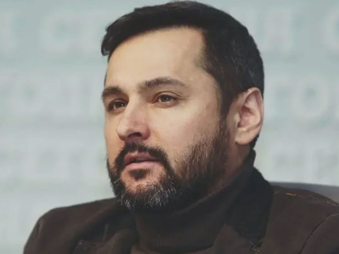 Обвинения в сексуальном насилии против Билоуса поначалу распространили анонимно